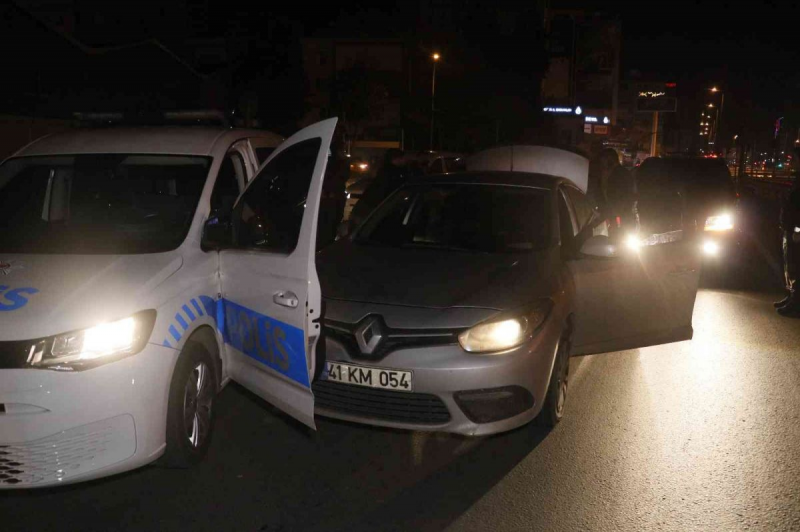 Önce polisi, sonra kendisini kovalayan polis aracına çarpan sürücü yakalandı